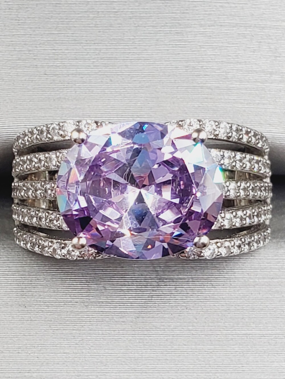 4.50 Carat Horizontally Set Oval Purple Stone - 925 Sterling Silver